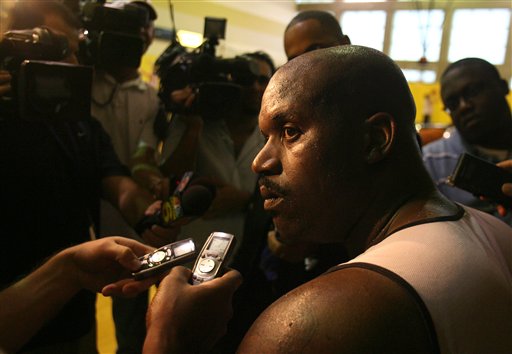 高诗岩跟克里斯连着两场视觉冲击力非常炸裂的配合，看着太爽了（高诗岩与克里斯连续两场上演炸裂连线，爽度拉满）