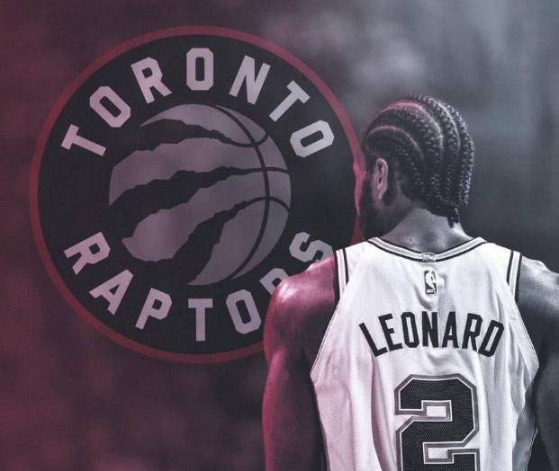 调皮二娃上线，穆勒庆祝夺冠时和25号队友高尔德顶牛假装受伤（穆勒夺冠庆祝又整活，与25号队友高尔德顶头后夸张装伤）